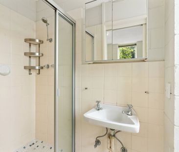 DELIGHTFUL APARTMENT IN FABULOUS LOCATION - Photo 3