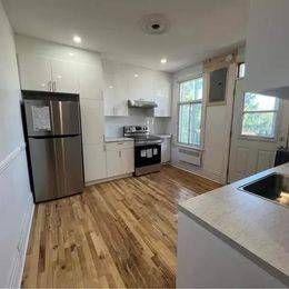 4 ½ Rosemont, Renovated, AC, appliances - Photo 4