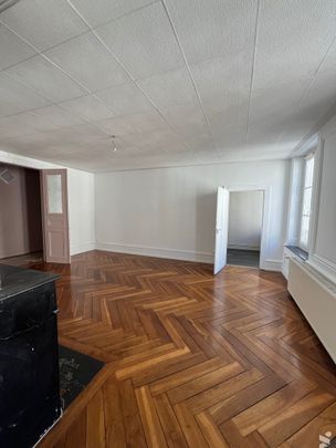 CENTRE LUNEVILLE - Appartement de 150m² ,rénové, situé au 1er étage, 3/4 chambres - Photo 1