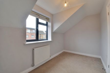 Court View, Whippendell Road, Watford, Hertfordshire, WD18 - Photo 4