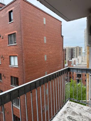 3470 Rue Simpson Montréal (Ville-Marie), QC H3G - Photo 1