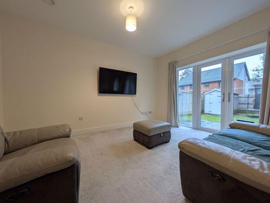 1 bedroom in a house share to rent - Photo 1