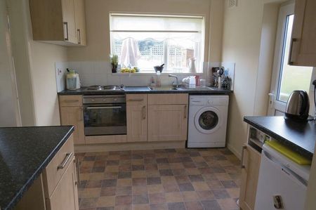 3 bedroom detached house to rent - Photo 4