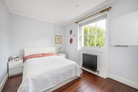 5 bedroom house in St John's Wood - Photo 4