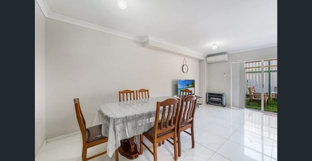 Your dream home awaits! - Photo 1