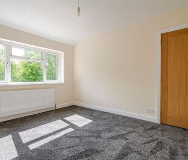 3 bedroom House To Let - Photo 2