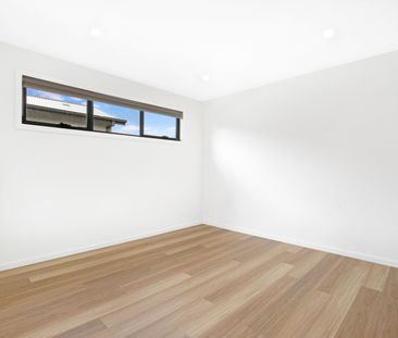 4/12 South Crescent, Heidelberg West VIC 3081 - Townhouse For Rent ... - Photo 2