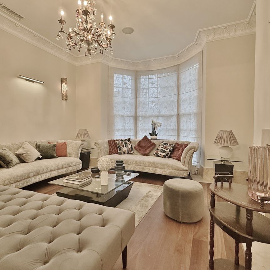 Warwick Gardens, Kensington, London, W14 - Photo 1