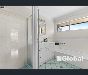 4 Crestwood Place, Warners Bay, NSW 2282 - Photo 2