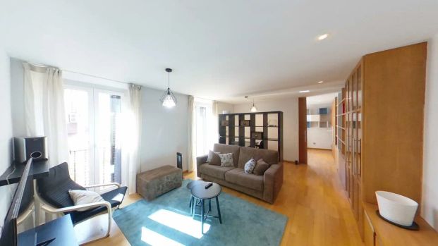 Piso de alquiler en Plaza de Carlos Cambronero, Universidad - Malasaña - Photo 1