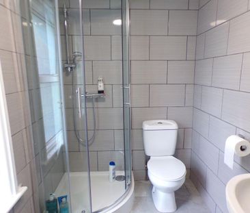 1 bedroom in a house share to rent - Photo 6