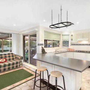 Modern family residence - Photo 2