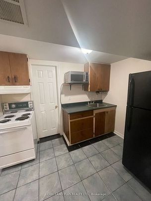 For Lease - 122 Goulding Avenue Unit# Bsmt, Toronto, Ontario - Photo 1