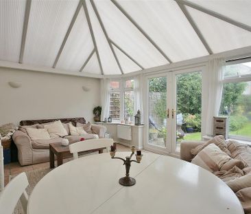 4 bedroom semi-detached house to rent - Photo 2