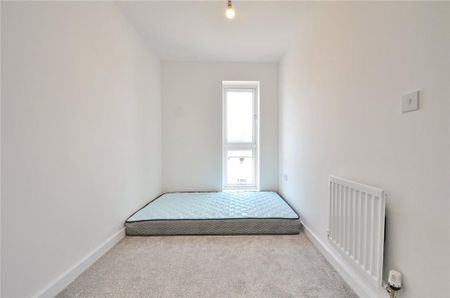 5 bedroom semi-detached house to rent - Photo 3