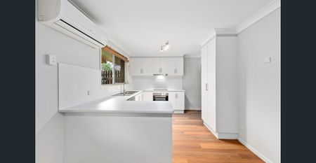 Cosy 3 bedroom brick home in Harristown Rent increasing to $530 two months after lease is signed. - Photo 2