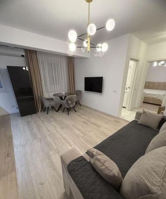 Aparatorii patriei studio dublu etaj 4 - Fotografie 1