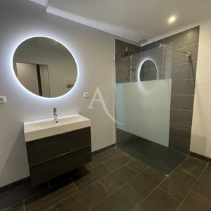 Location Maison 3 pièces 83m² - Photo 2