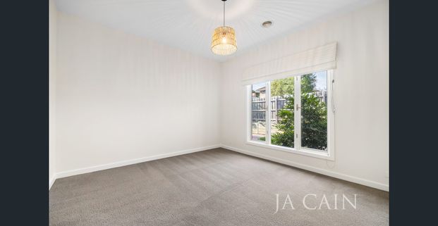 STYLISH AS NEW VILLA UNIT! - Photo 1