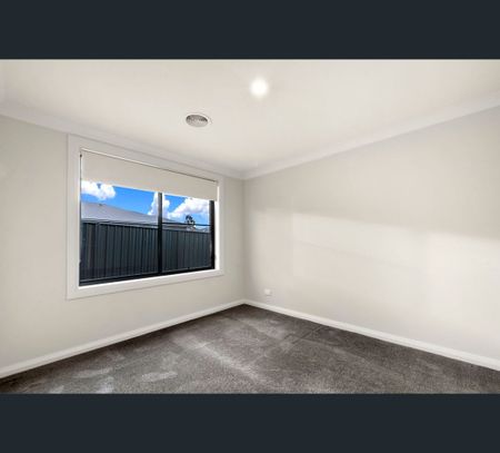 1/43 William Maker Dr, Orange, NSW 2800 - Photo 2
