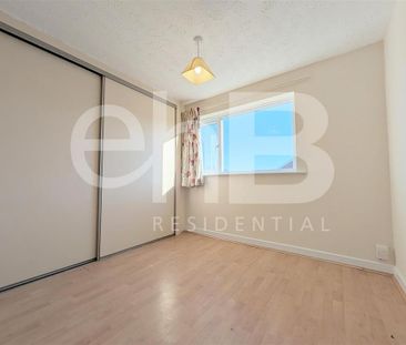 3 bedroom detached house to rent - Photo 4