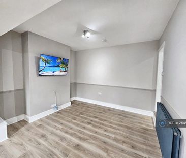 4 bedroom terraced house to rent - Photo 1