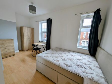 4 bedroom apartment to rent - Photo 4