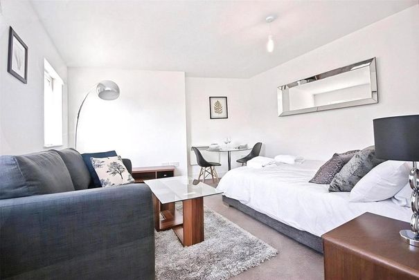 Studio to rent - Photo 1