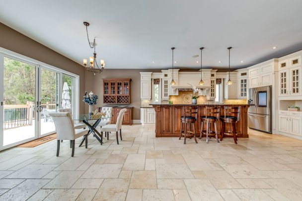 For Lease - 3341 Lakeshore Road, Burlington, Ontario - Photo 1