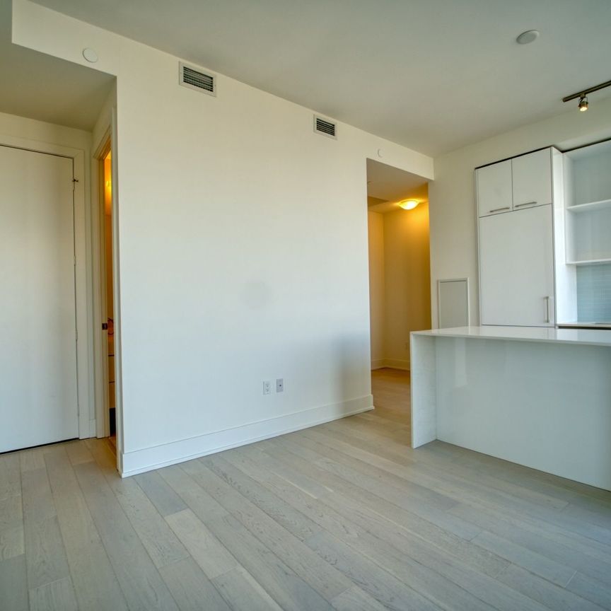 For Lease - 1 Yorkville Avenue Unit# 5509, Toronto, Ontario - Photo 1