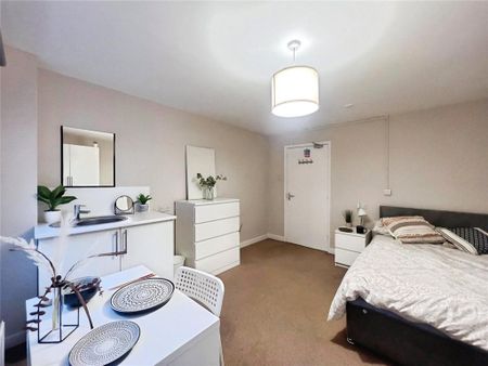 Studio to rent - Photo 5