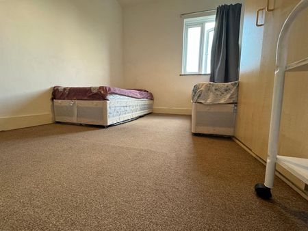 Room in a Shared House, Terrace Road Plastow, E13 - Photo 4