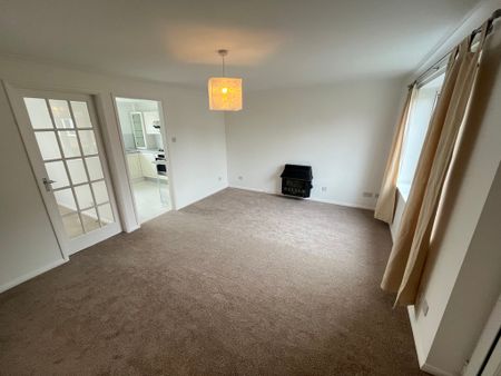 1 bedroom Semi-Detached Bungalow to let - Photo 5