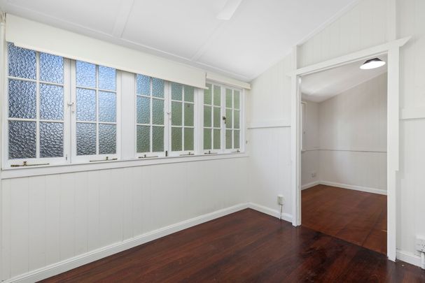 55 Brinawa Street, Camp Hill QLD 4152 - House For Rent | Domain - Photo 1