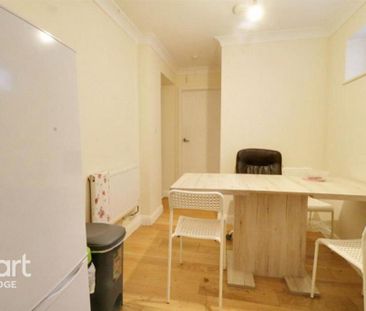 1 bedroom in a house share to rent - Photo 6