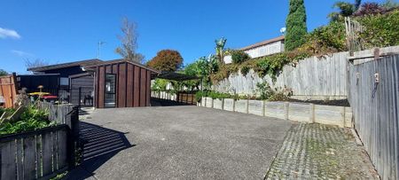 Spacious and sunny family home - Photo 4