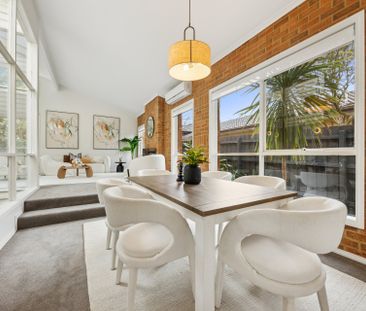 Elegant Light-Filled Unit in Prime Camberwell Location - Photo 2