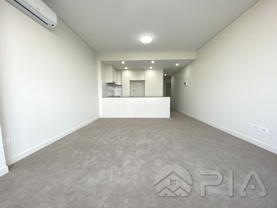 Near New Luxury Apartment in Holroyd Garden - Photo 1