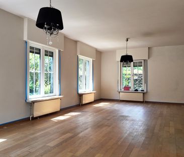 Zonnig en rustig gelegen alleenstaande woning te Eeklo! - Photo 1