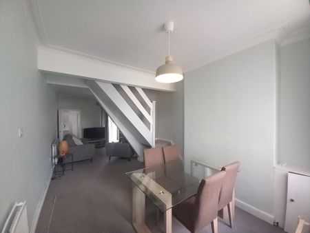 3 bedroom terraced house to rent - Photo 2