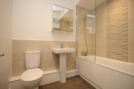 2 bedroom apartment to rent - Photo 4