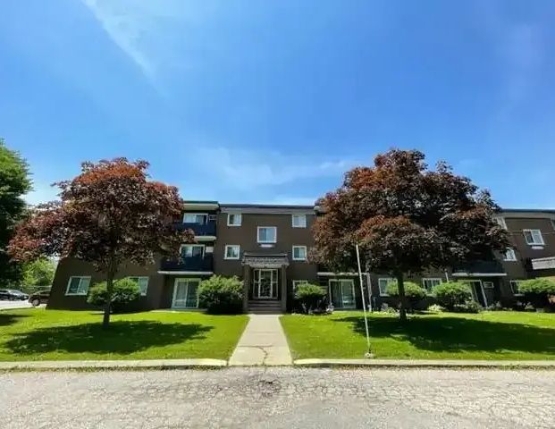 9553 Tecumseh Road East | 9553 Tecumseh Road East, Windsor - Photo 1