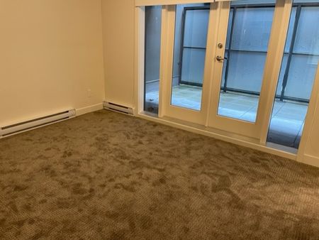 Newport 1 Bedroom Condo - Photo 2