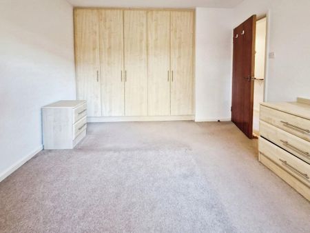 2 bedroom ground floor flat to rent - Photo 4