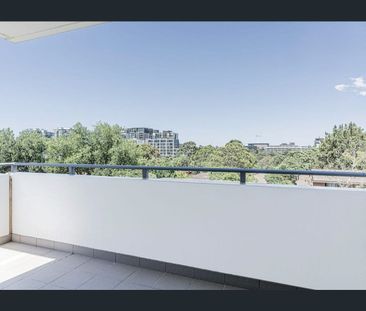 Modern Two-Bedroom Apartment with Timber Flooring - Photo 5