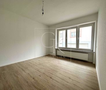 Inmitten der Stadt: 2-Zimmer-Wohnung mit Einbauküche - Photo 1