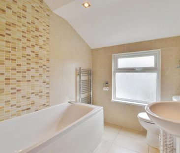 3 bedroom terraced house to rent - Photo 5