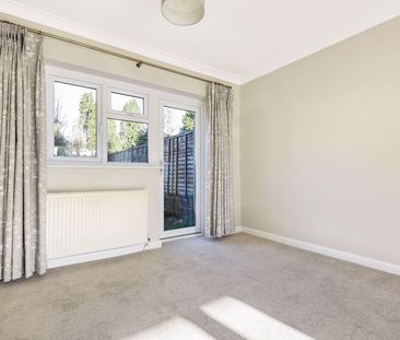 Court Close, Liphook - 3 bedrooms Property for lettings - Seymours - Photo 6