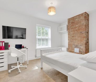 11 Broad Street - Photo 2