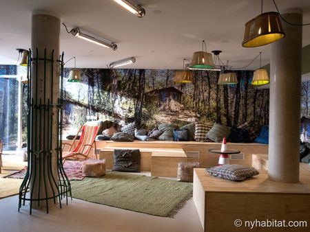 Logement à Paris, Location meublée - Studio T1 - Banlieues (PA-4934) - Photo 2